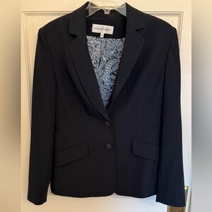 Jones New York Elegant Navy Blue Blazer with Intricate Lining
